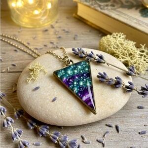 🍇 Amethyst Dream Triangle Resin Pendant